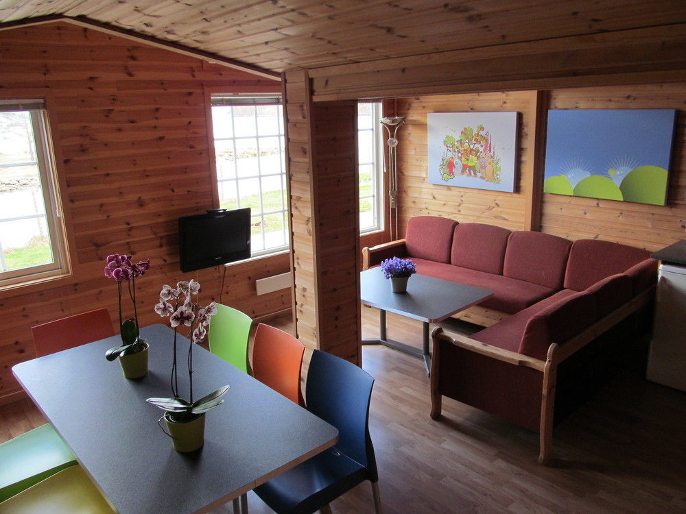 Mikkelparken Ferietun Hotel Kinsarvik Exterior foto
